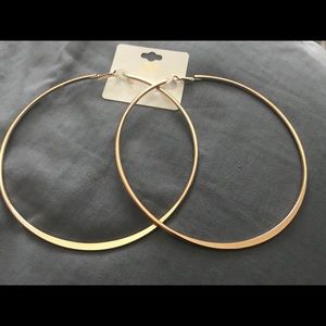 LARGE GOLD HOOP EARRINGS